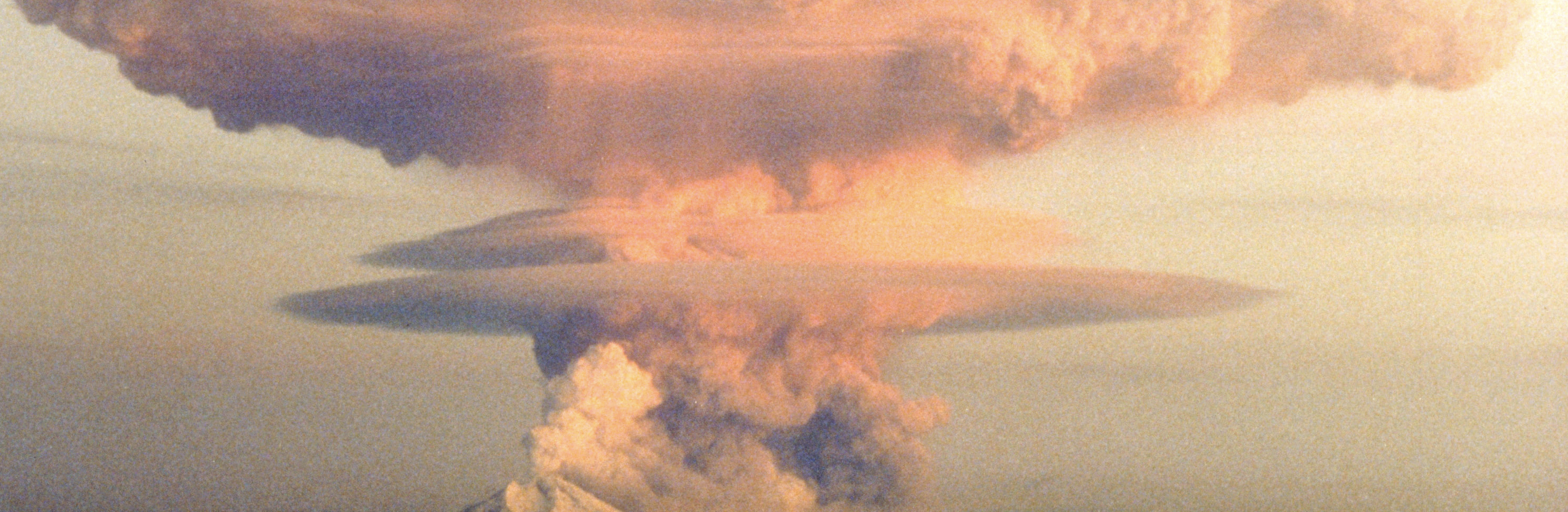 Eruption plume from Mt. Redoubt, Alaska (USGS)